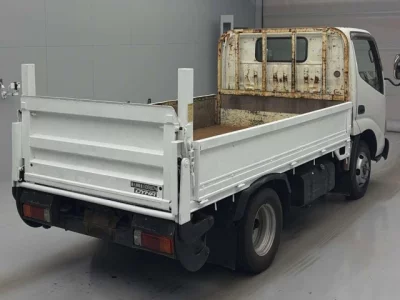 Toyota DYNA  с аукциона в Японии