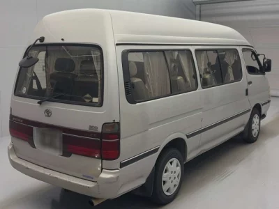 Toyota HIACE  с аукциона в Японии