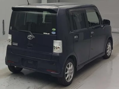Toyota PIXIS SPACE  с аукциона в Японии