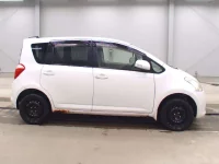 Toyota RACTIS лот № 5515 оценка 3  с аукциона в Японии 2