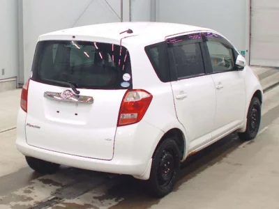 Toyota RACTIS  с аукциона в Японии