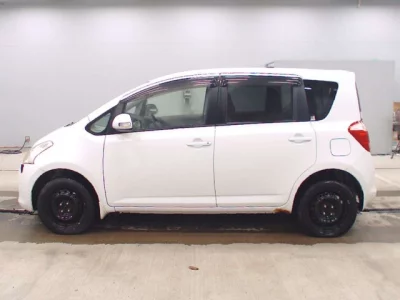 Toyota RACTIS  с аукциона в Японии
