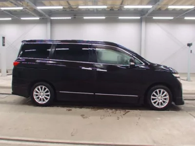 Nissan ELGRAND  с аукциона в Японии