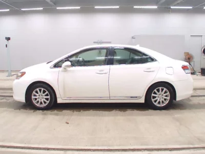 Lexus HS  с аукциона в Японии