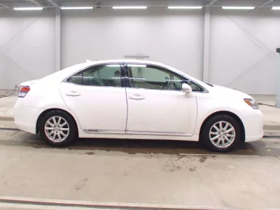 Lexus HS  с аукциона в Японии