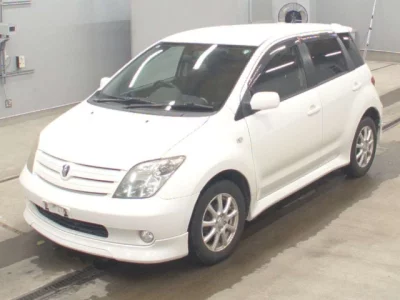 Toyota IST  с аукциона в Японии