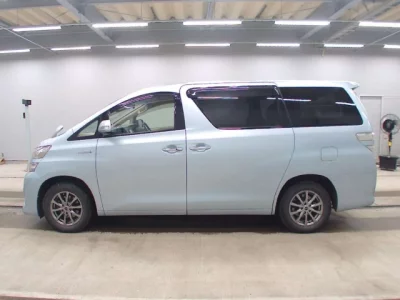 Toyota VELLFIRE  с аукциона в Японии
