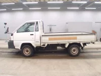 Toyota TOWN ACE TRUCK лот № 3205 оценка 3  с аукциона в Японии 3