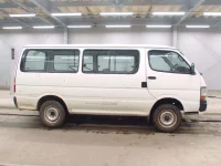 Toyota HIACE VAN лот № 3237 оценка R  с аукциона в Японии 2