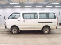 Toyota HIACE VAN лот № 3237 оценка R  с аукциона в Японии 3