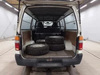 Toyota HIACE VAN лот № 3237 оценка R  с аукциона в Японии 10