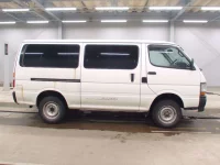 Toyota HIACE VAN лот № 3275 оценка R  с аукциона в Японии 2