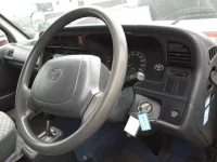 Toyota HIACE VAN лот № 3275 оценка R  с аукциона в Японии 6