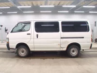 Toyota HIACE VAN лот № 3275 оценка R  с аукциона в Японии 3