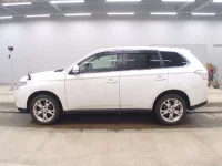 Mitsubishi OUTLANDER лот № 3283 оценка 3  с аукциона в Японии 3