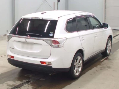 Mitsubishi OUTLANDER  с аукциона в Японии
