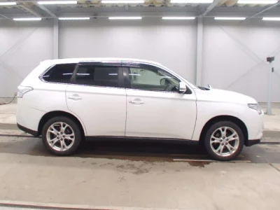 Mitsubishi OUTLANDER  с аукциона в Японии