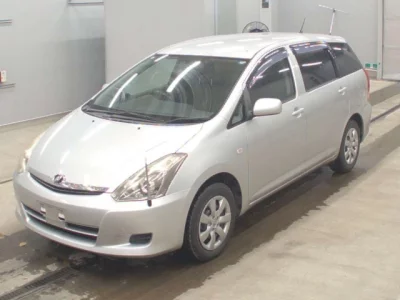 Toyota WISH  с аукциона в Японии