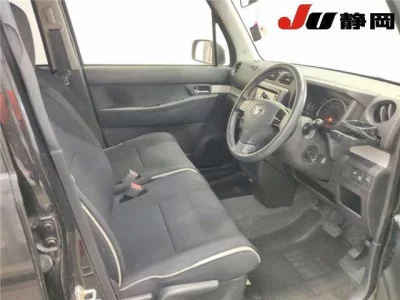 Toyota PIXIS SPACE  с аукциона в Японии