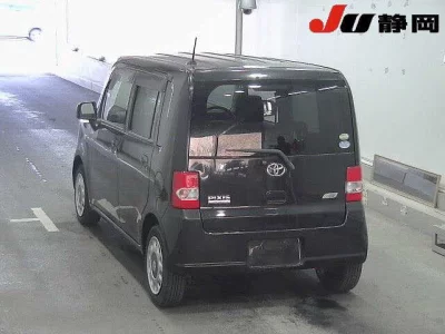 Toyota PIXIS SPACE  с аукциона в Японии