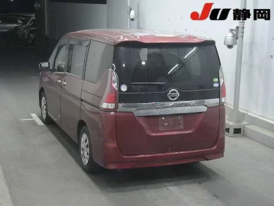 Nissan SERENA  с аукциона в Японии