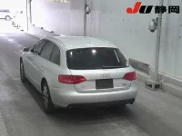Audi A4 лот № 511 оценка 3.5  с аукциона в Японии 1