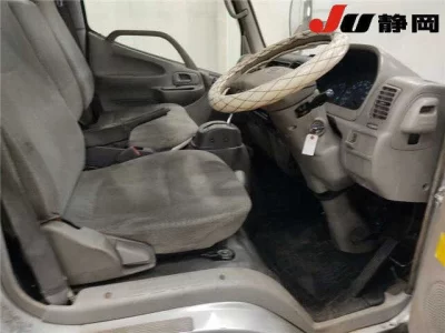 Toyota DYNA  с аукциона в Японии