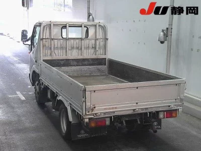 Toyota DYNA  с аукциона в Японии