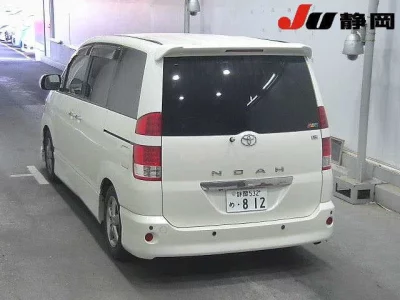 Toyota NOAH  с аукциона в Японии