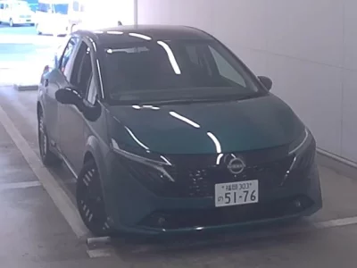 Nissan AURA