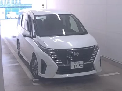 Nissan SERENA  с аукциона в Японии