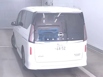 Nissan SERENA  с аукциона в Японии