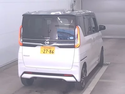 Nissan ROOX  с аукциона в Японии