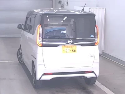 Nissan ROOX  с аукциона в Японии