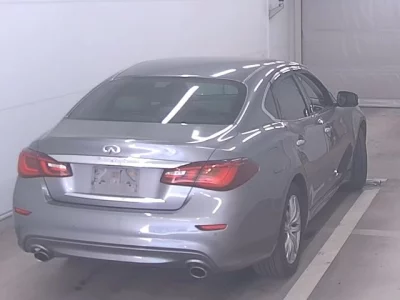 Nissan FUGA  с аукциона в Японии