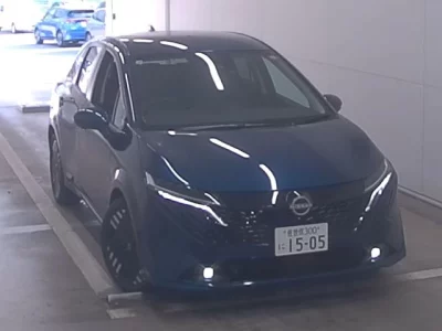 Nissan AURA