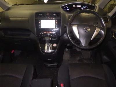 Nissan SERENA  с аукциона в Японии
