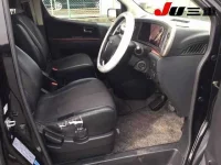 Nissan ELGRAND лот № 89 оценка 3.5  с аукциона в Японии 3