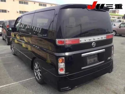 Nissan ELGRAND  с аукциона в Японии