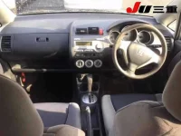 Honda FIT лот № 8227 оценка 3  с аукциона в Японии 7