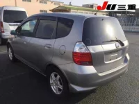 Honda FIT лот № 8227 оценка 3  с аукциона в Японии 1