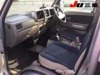 Subaru GOLF ALLTRACK лот № 8229 оценка 3.5  с аукциона в Японии 2