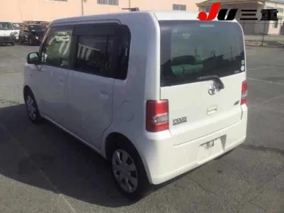 Toyota PIXIS SPACE  с аукциона в Японии