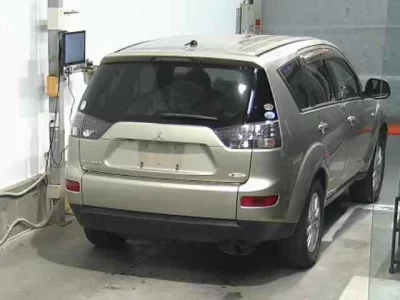 Mitsubishi OUTLANDER  с аукциона в Японии