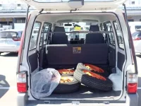 Mazda BONGO VAN лот № 141 оценка 3  с аукциона в Японии 2