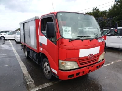 Toyota DYNA  с аукциона в Японии