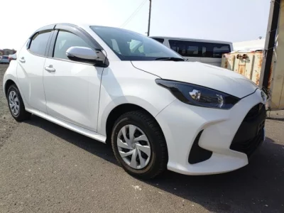 Toyota YARIS  с аукциона в Японии