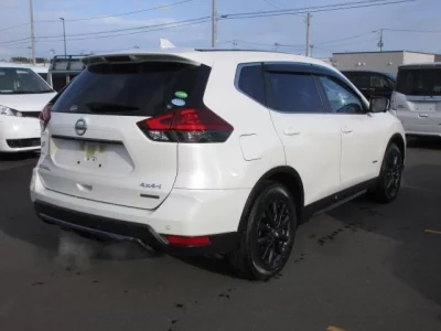 Nissan X-TRAIL