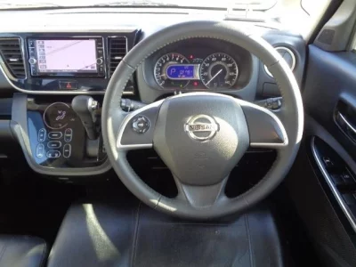 Nissan DAYZ ROOX  с аукциона в Японии