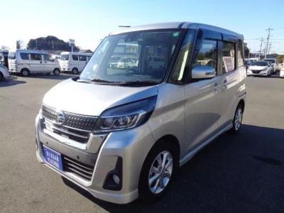 Nissan DAYZ ROOX  с аукциона в Японии